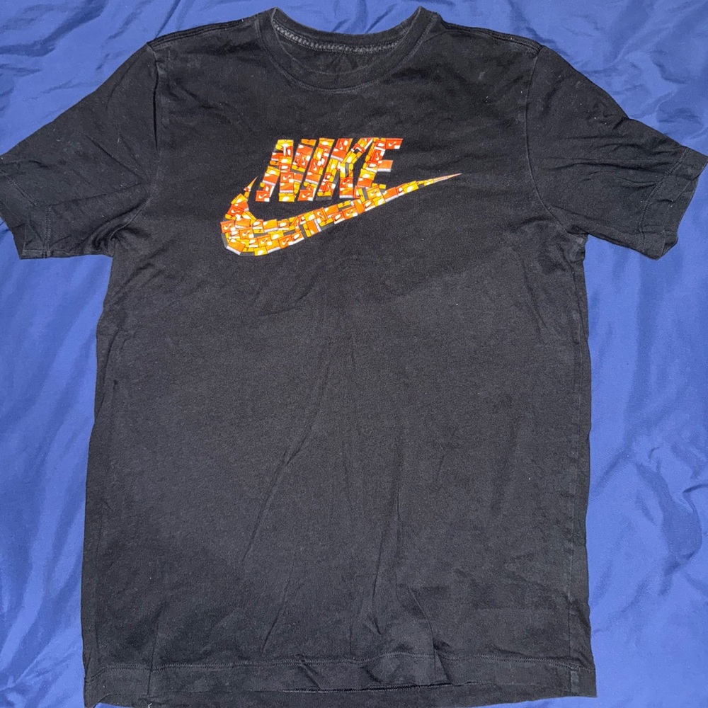 Nike logo tee